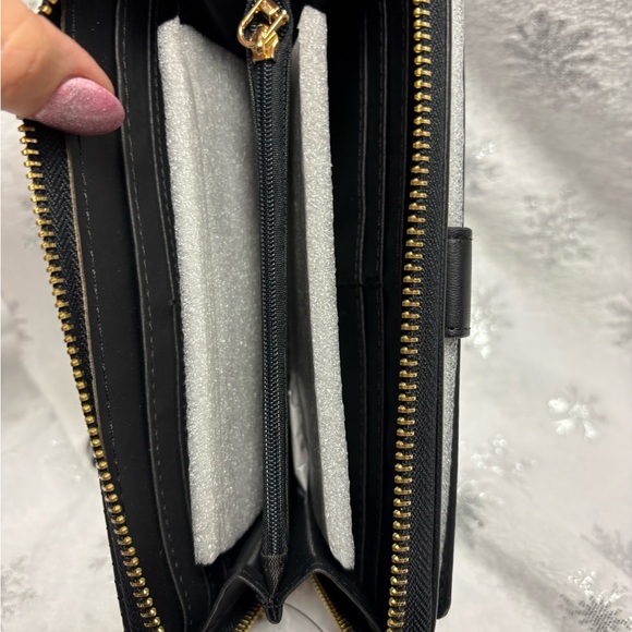 Badgley Mischka Long Wallet with Phone Pocket Wristlet Black- MSRP $59 NWT - Picture 8 of 8